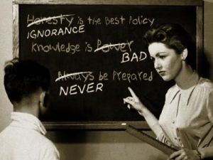 Sex education in the classroom. (Image source: "queenslyfe.com")