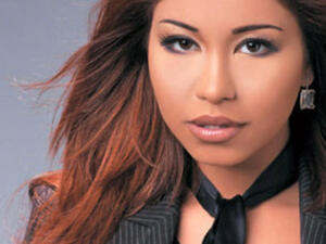Sherine regrets Mubarak and wants to make it up to Morsi with a dance.