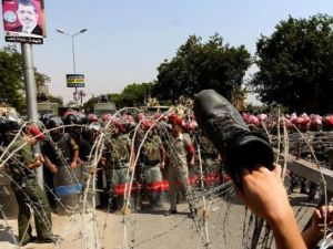 الانتقال الديمقراطي بمصر مهدد 