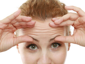 عادات صحية تحدّ من ظهور التجاعيد المزعجة...اتبعيها!