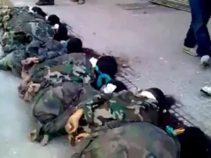 معارضون مسلحون يعدمون 20 عسكريا بحلب 