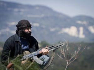 مقاتل من المعارضة