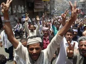 متظاهرون في مدينة تعز