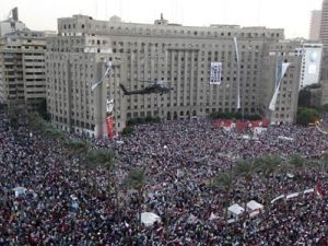 متظاهرون يحتشدون في ميدان التحرير تأييدا للجيش يوم الجمعة