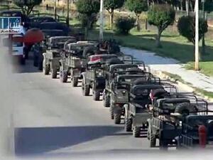 صورة من فيديو بثته قناة للمعارضة على الانترنت في 11 ايار/مايو تظهر آليات للجيش السوري في وسط حمص 
