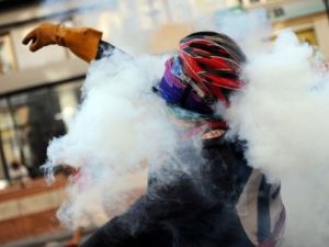 اطباء تركيا يدينون الاستخدام الكثيف للغاز المسيل للدموع 
