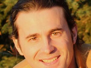 Brett Weer launches his documented sojourn in the Middle East with a running commentary feature via Al Bawaba.