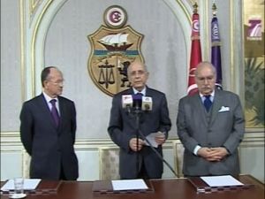 الوزير الاول الغنوشي يعلن توليه السلطة مؤقتا