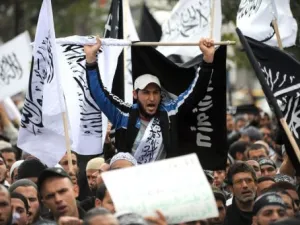 متظاهرون في تونس