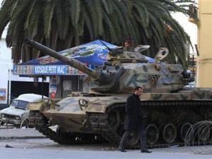 قوات الحرس الوطني في وسط العاصمة تونس
