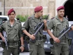 افراد من الجيش التونسي