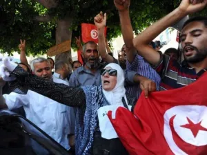 تونسيون يتظاهرون اليوم امام المحكمة المركزية في تونس اعتراضا على الفساد في القضاء
