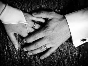 Yemenis hope that reducing the dowry standard will encourage more people to marry in times when high levels of poverty and unemployment compete with traditional tribal marriage traditions (Shutterstock)