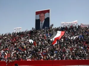 مناصرو عبد ربه منصور هادي في تجمع انتخابي في صنعاء 
