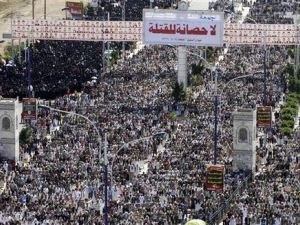 محتجون ضد الرئيس اليمني في صنعاء 