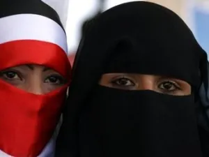 يمنيات يتظاهرن في صنعاء