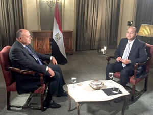 الكفاءة لم تعد المعيار الأهم في اختيار مقدمي برامج القنوات المصرية
