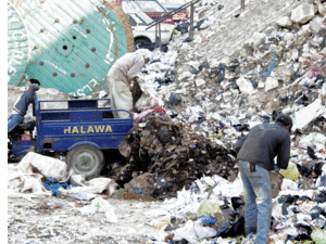 الزبالة كنز ثمين لـ"نباش القمامة" في مصر