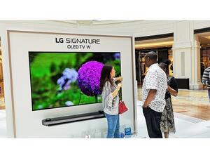 كشفت إل جي عن تشكيلتها الجديدة من أجهزة تلفاز أوليد 2018، في معرضها الذي تقيمه في مول الإمارات في دبي.