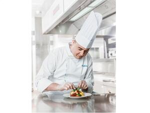 Dnata provides more than 320,000 meals a day worldwide to more than 190 airlines.