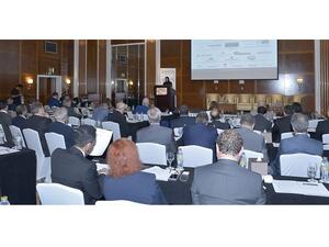 فاطمة الواحدي، مدير أول الإدارة المالية، في سلطة مدينة دبي الملاحية مرحبة بالحضور الدولي المشارك في المنتدى.