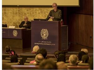 رودني شاركي، الأستاذ المشارك بوايل كورنيل للطب قي قطر