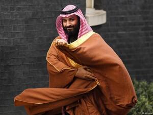 حافظت المملكة العربية السعودية على استقرار داخلي (نسبي) من خلال توزيع ثروتها النفطية الهائلة بين رعاياها