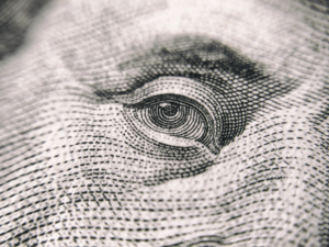 Money can’t buy a happy state of mind, but it could buy free time. Here's how. (Pexels)