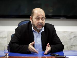 نصيحتي لكل من من يتابعه أن يلغي متابعته عبر الفيسبوك وتويتر،