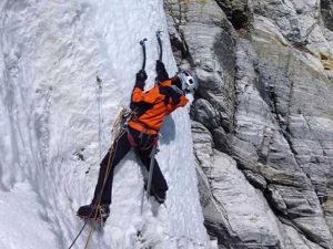 مقتل 4 متسلقين وسط أحوال جوية سيئة في اليابان