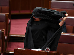 تشلح النقاب