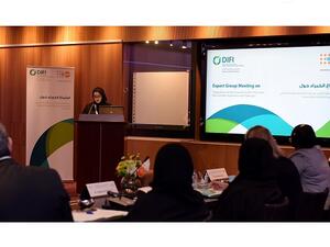 السيدة نور المالكي الجهني، المدير التنفيذي لمعهد الدوحة الدولي للأسرة، تفتتح الاجتماع