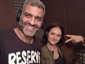 نيللي كريم و هاني عادل يدعمان المنتخب المصري بأغنية