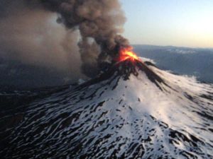 سحابة الرماد البركاني ستصل إلى المملكة العربية السعودية والأردن في وقت قريب