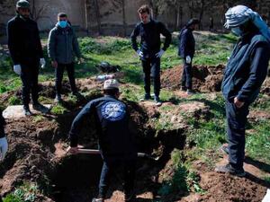 العثور على أكبر مقبرة جماعية لضحايا داعش على مشارف الرقة