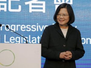 تساي إينج وين، تؤدي اليمين رئيسة لتايوان