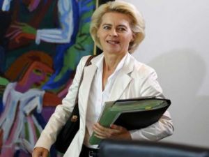  وزيرة الدفاع الألمانية أورزولا فون دير لاين 