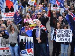  الشرطة اضطرت لتفريق متظاهرين السبت في ملبورن بعد وقوع صدامات