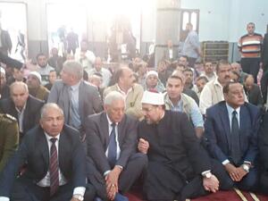 شعائر صلاة الجمعة بالمسجد الكبير في قرية كفر عزام