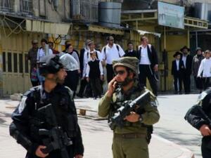 تتعرض بلدة عوريف لاعتداءات متكررة من قبل المستوطنين، حيث تقع على أراضيها مستوطنة “يتسهار”