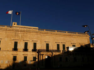  مخاوف من أن تطال الفضيحة أوساطا مقربة من رئيس الوزراء المالطي جوزيف موسكات