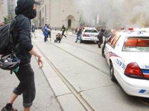 انتهت الاحتجاجات باعتقال 130 شخصاً 