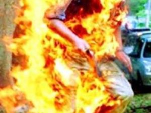 بوعزيزي أطلق شرارة الاحتجاج بالحرق 