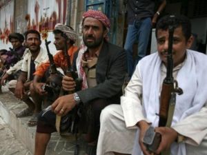 قبليون يمنيون مسلحون في تعز
