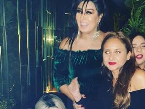 نيللي كريم وفيفي عبده أثناء الاحتفال بعيد الميلاد