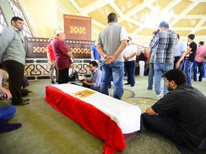 Egypt's cultural and art community say goodbye to Nour El-Sherif at funeral. (Laha Magazine)