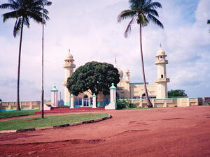 تعرف على البلد التي لا يتغير فيها ميعاد الإفطار والسحور