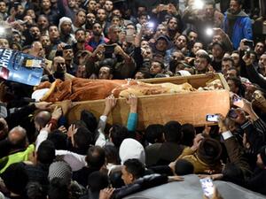 آلاف في جنازة الشيخ عبد الرحمن بمسقط رأسه