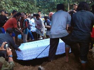 إعدام 4 من مهربي المخدرات في أندونيسيا يثير احتجاجات