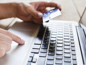Online shopping is a rapidly growing trend in the Middle East. (Shutterstock)